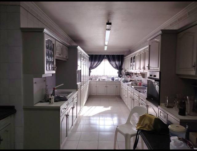 8 BEDROOM HOUSE FOR SALE IN LENASIA EXT 9